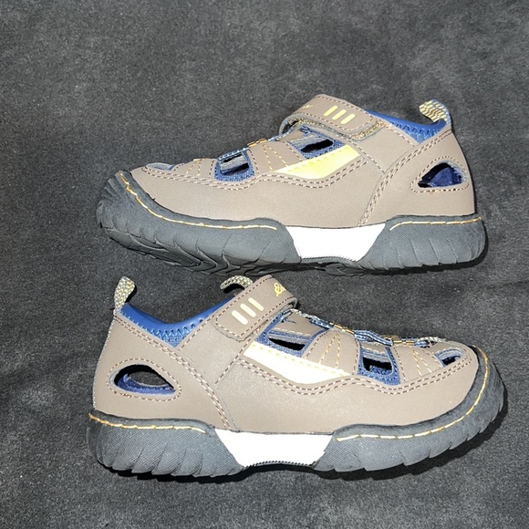 Eddie Bauer Toddler Boy Brown/Navy Boy Bungee Bump Velcro Closed Toe Sandals - Picture 7 of 8